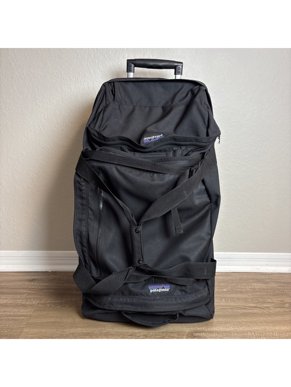 Patagonia Freewheeler Max 123L Duffel Bag Wheeled Roller Travel Suitcase DWR